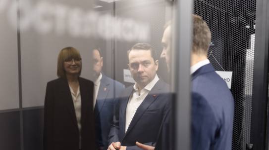 Губернатор Андрей Чибис посетил первый ЦОД в Арктической зоне России, открывшийся в Мурманске